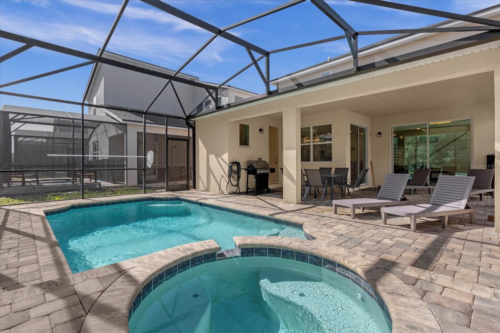 1909 Tropical Palms Cir Property Photo 42