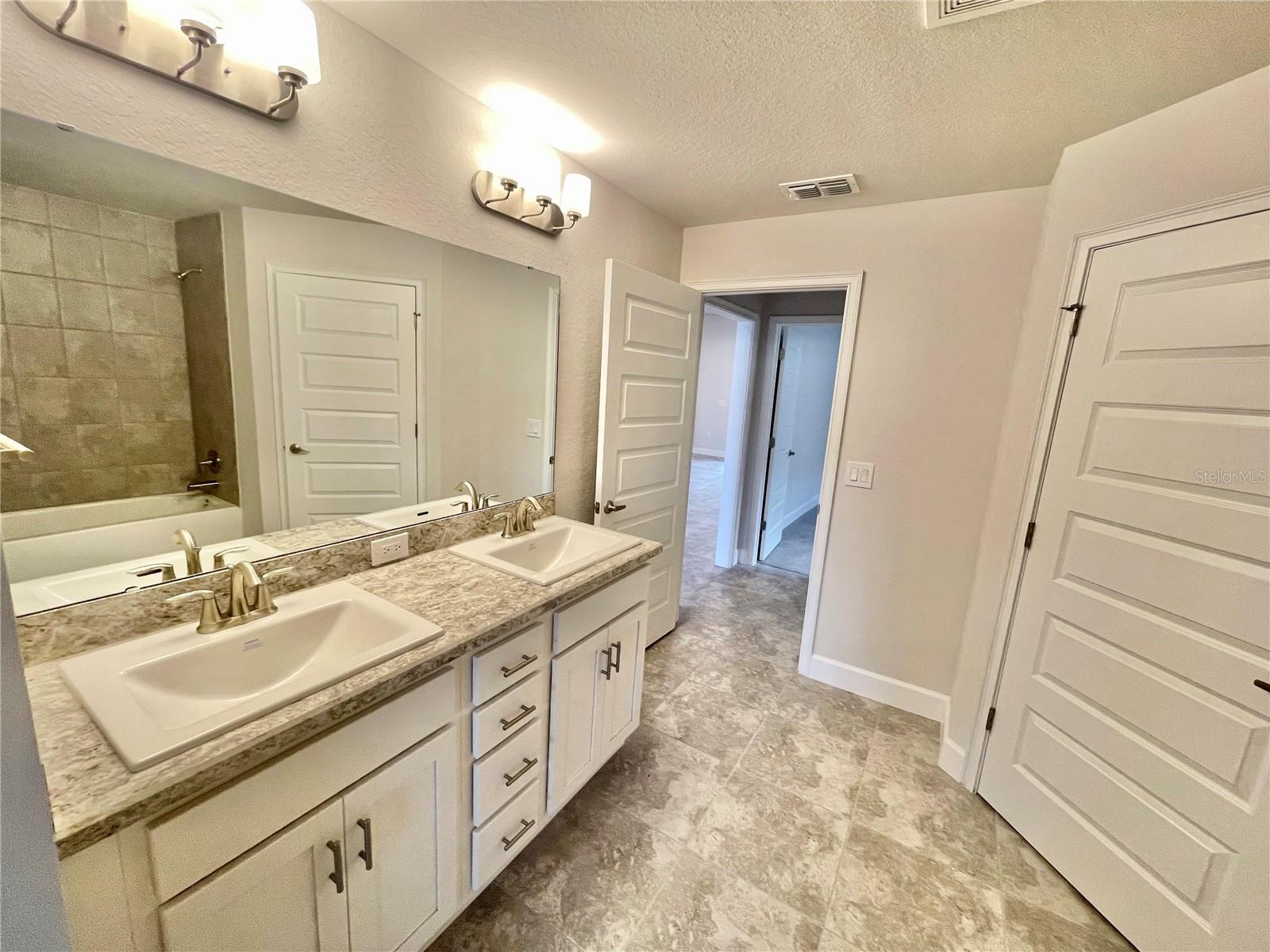1262 Tagliamento Ln Property Photo 21