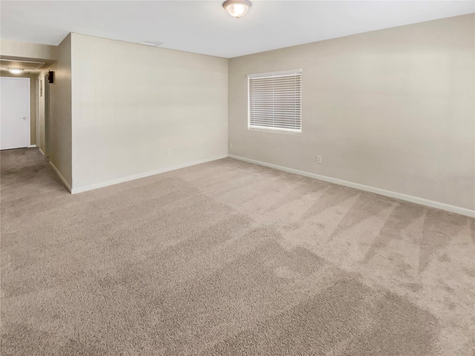 326 Banyan Dr Property Photo 3