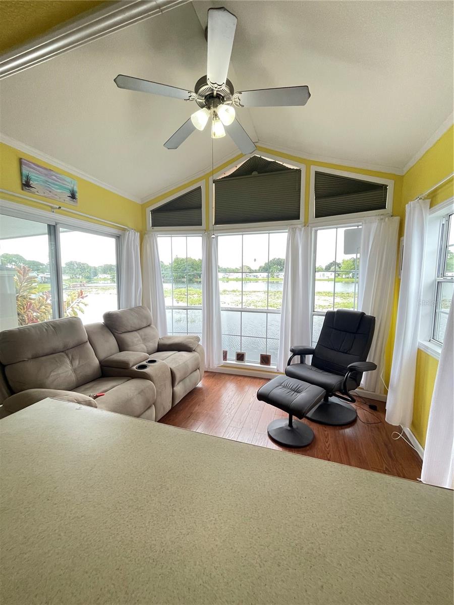 92 Eagle Pt S Property Photo 5