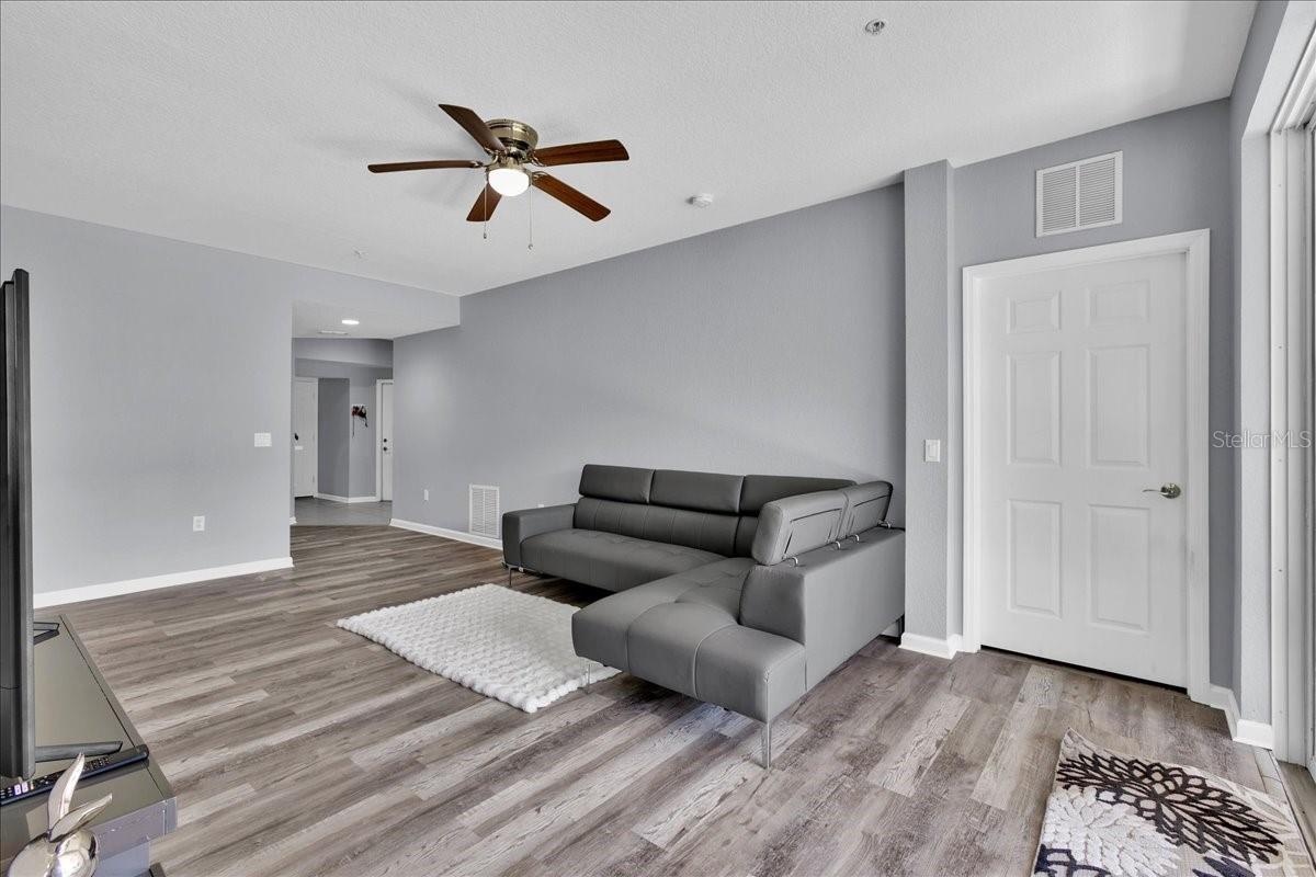 8316 Fontera Dr Property Photo 9