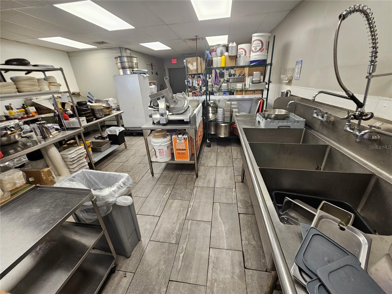 O6185985 Property Photo 2