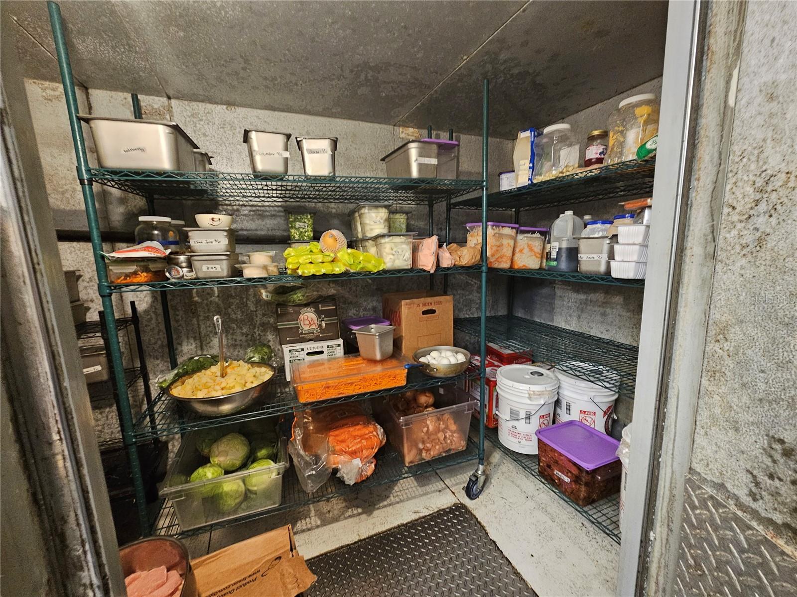 O6185985 Property Photo 11