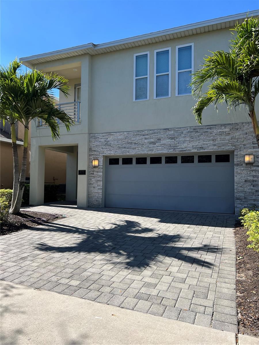 370 LASSO DR Property Photo 1