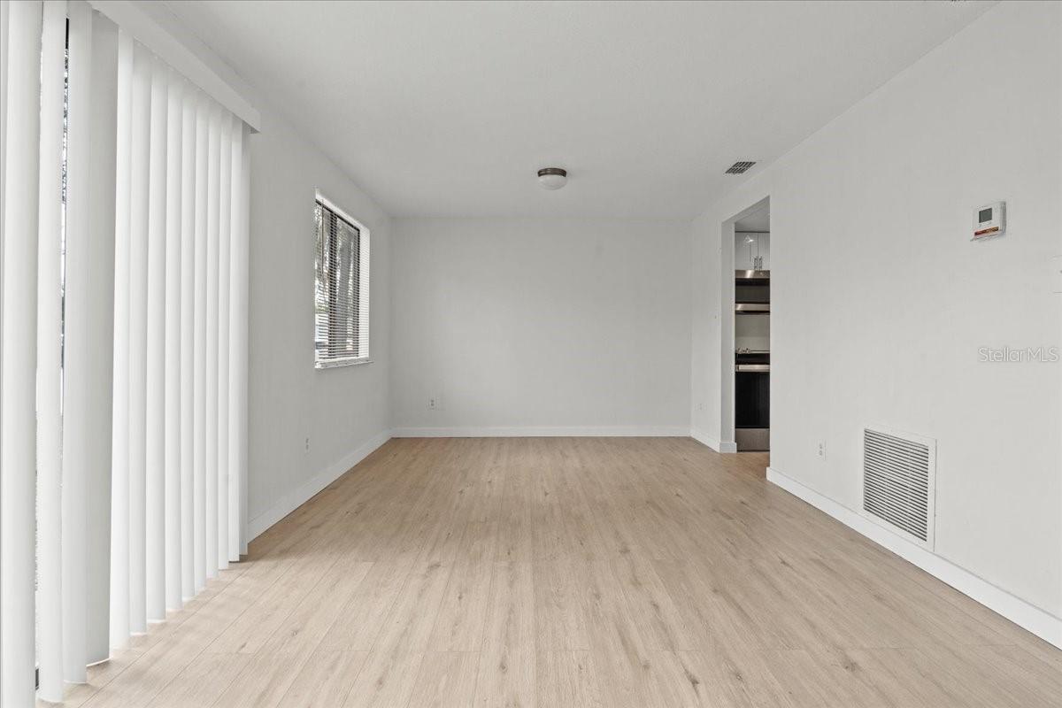 4945 Sanoma Vlg #b Property Photo 7