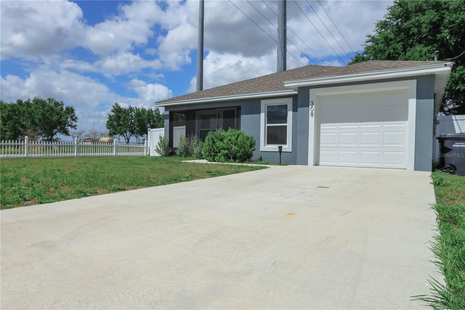 308 Avenue B Property Photo 1