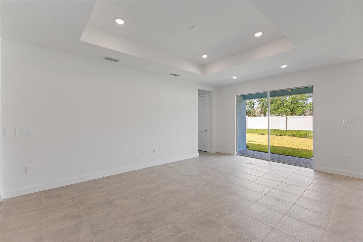 9593 Vibrant Lane Property Photo 6