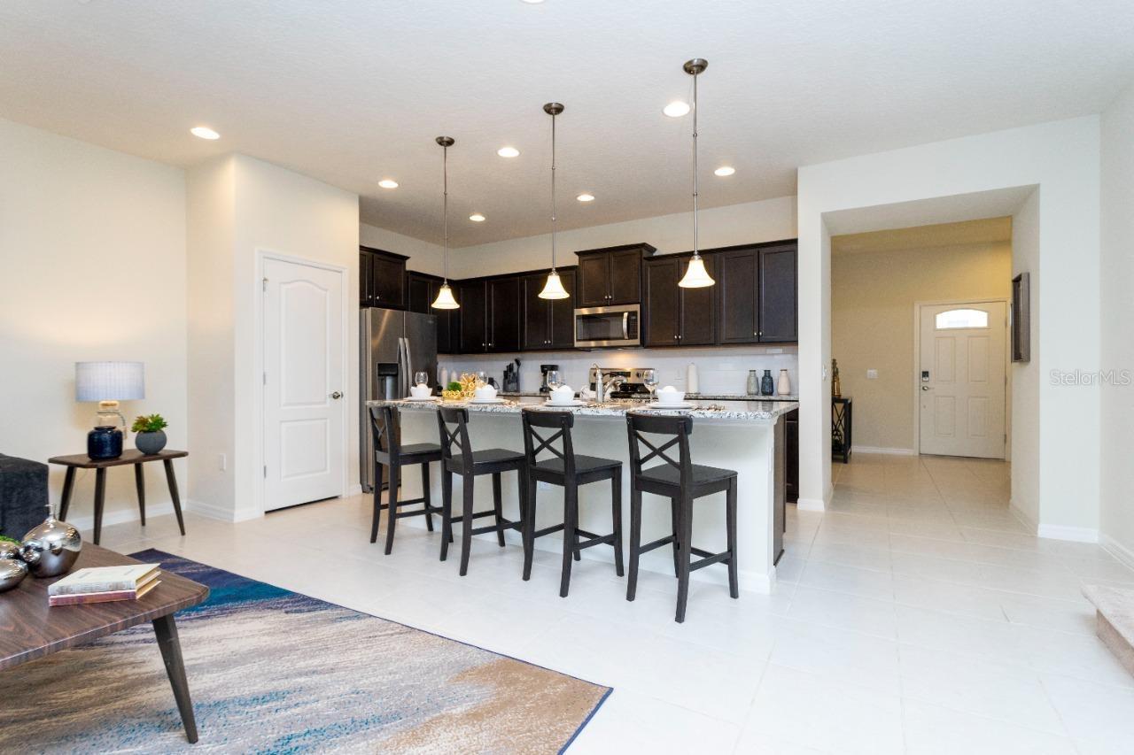 2429 Dubai St Property Photo 6