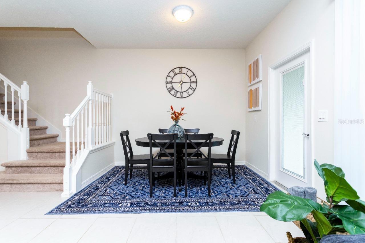 2429 Dubai St Property Photo 8