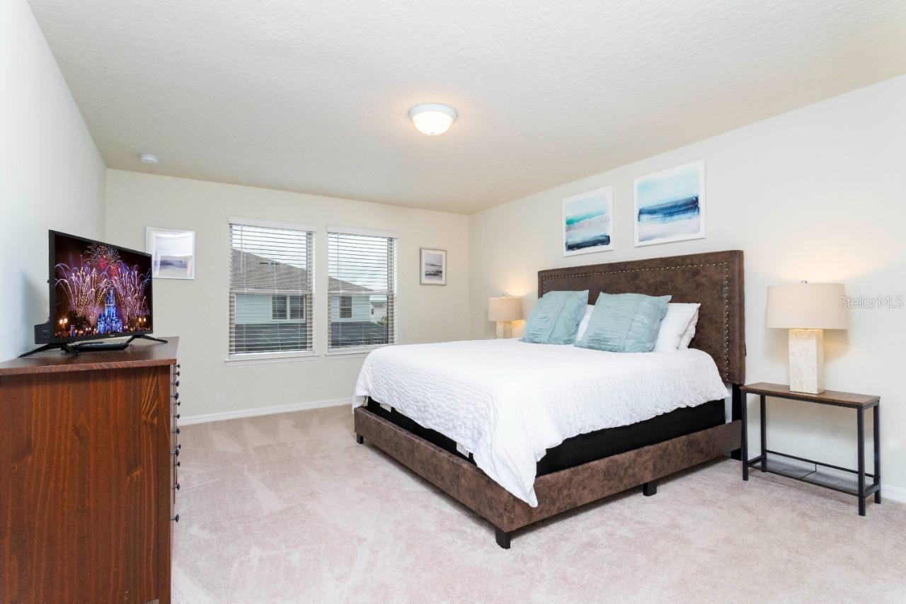 2429 Dubai St Property Photo 12