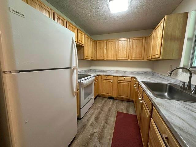 6976 Nw 151st Ter Property Photo 24