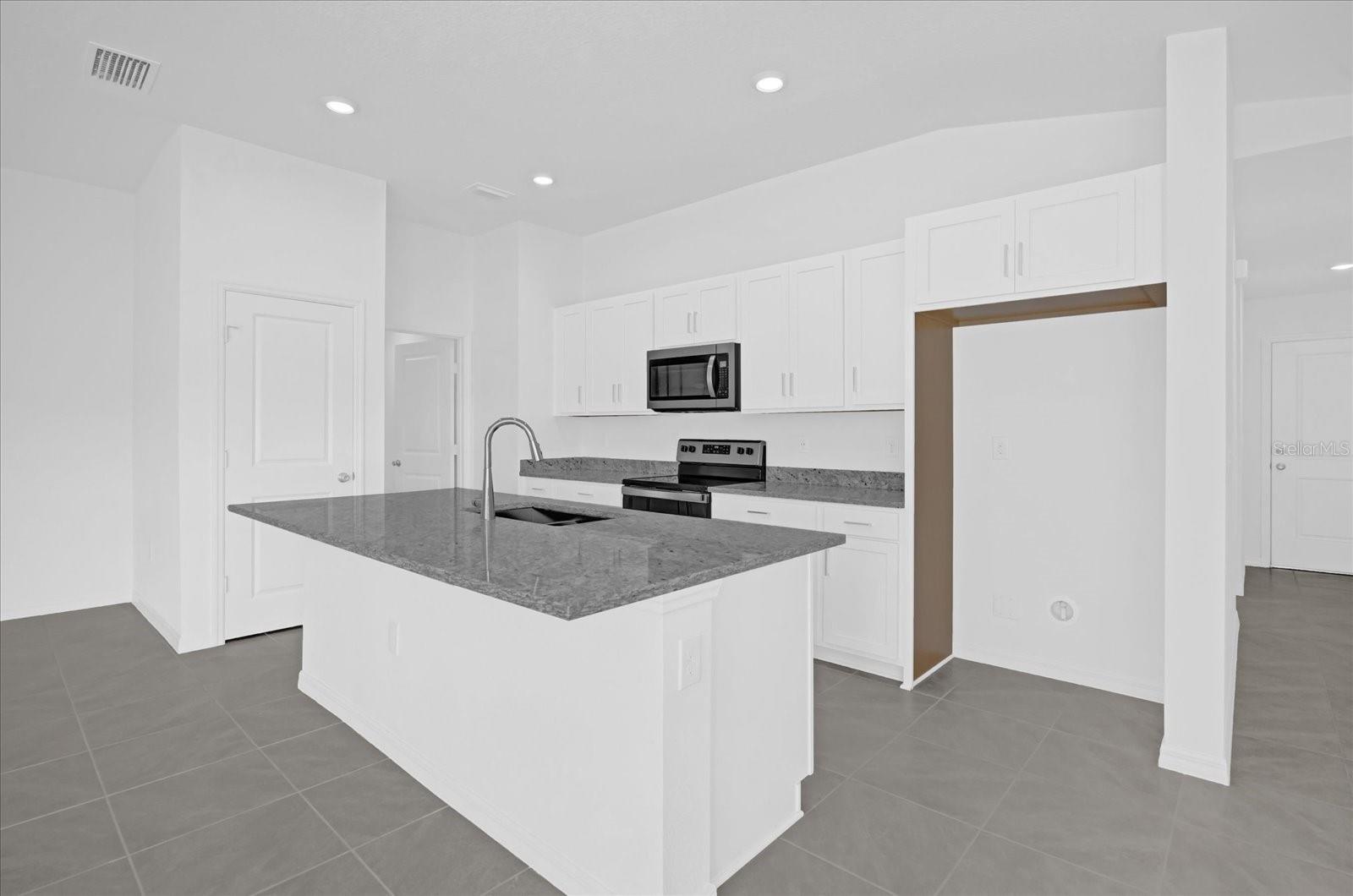 8620 Caribbean Pine Way Property Photo 2