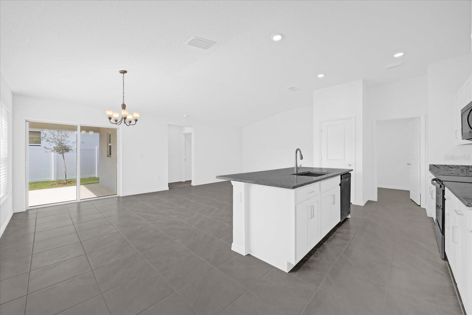 8620 Caribbean Pine Way Property Photo 6