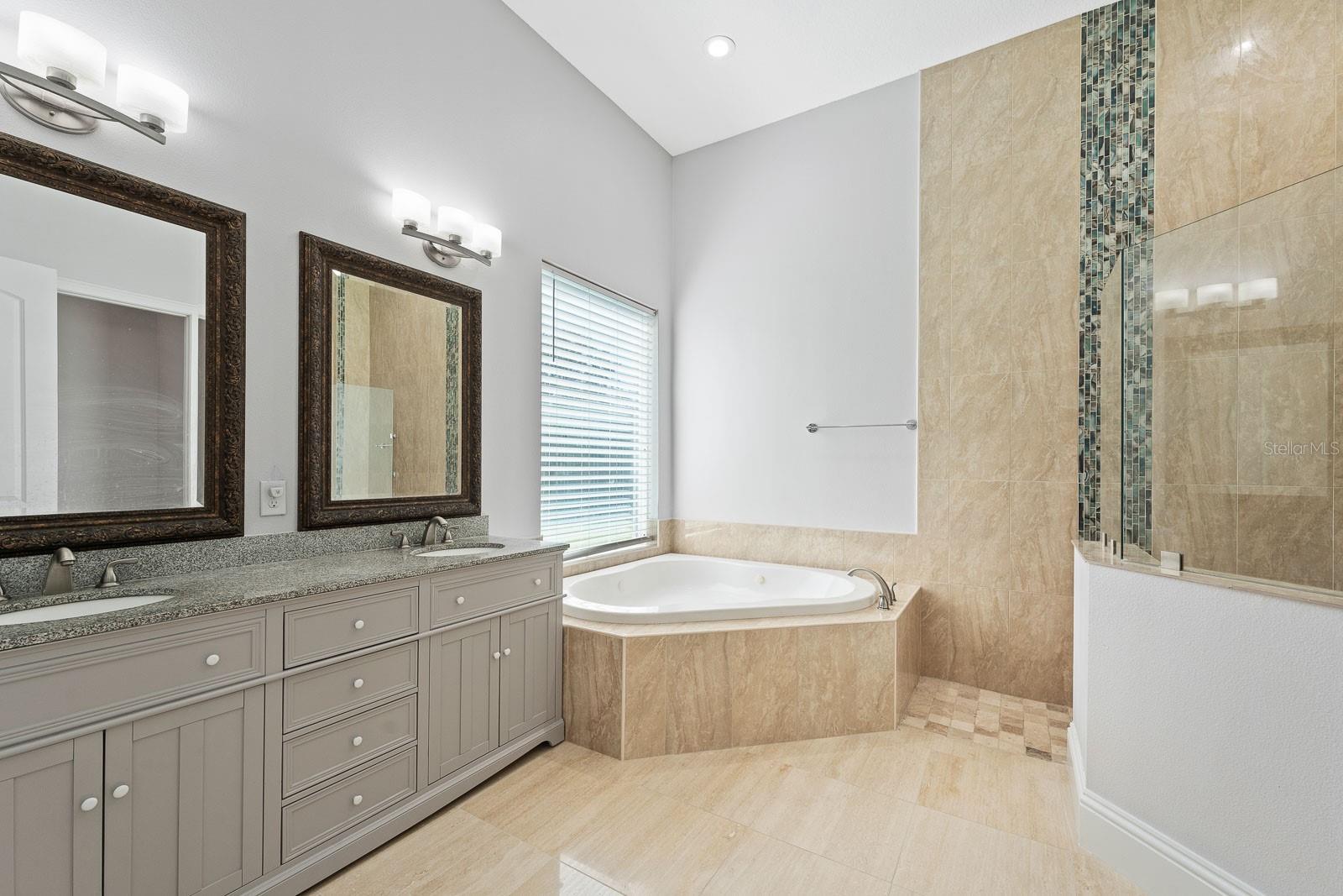 2490 Zuni Rd Property Photo 44