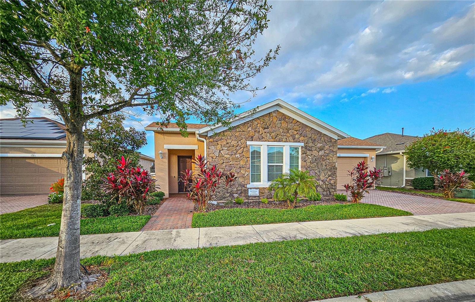 737 Alcove Dr Property Photo 3
