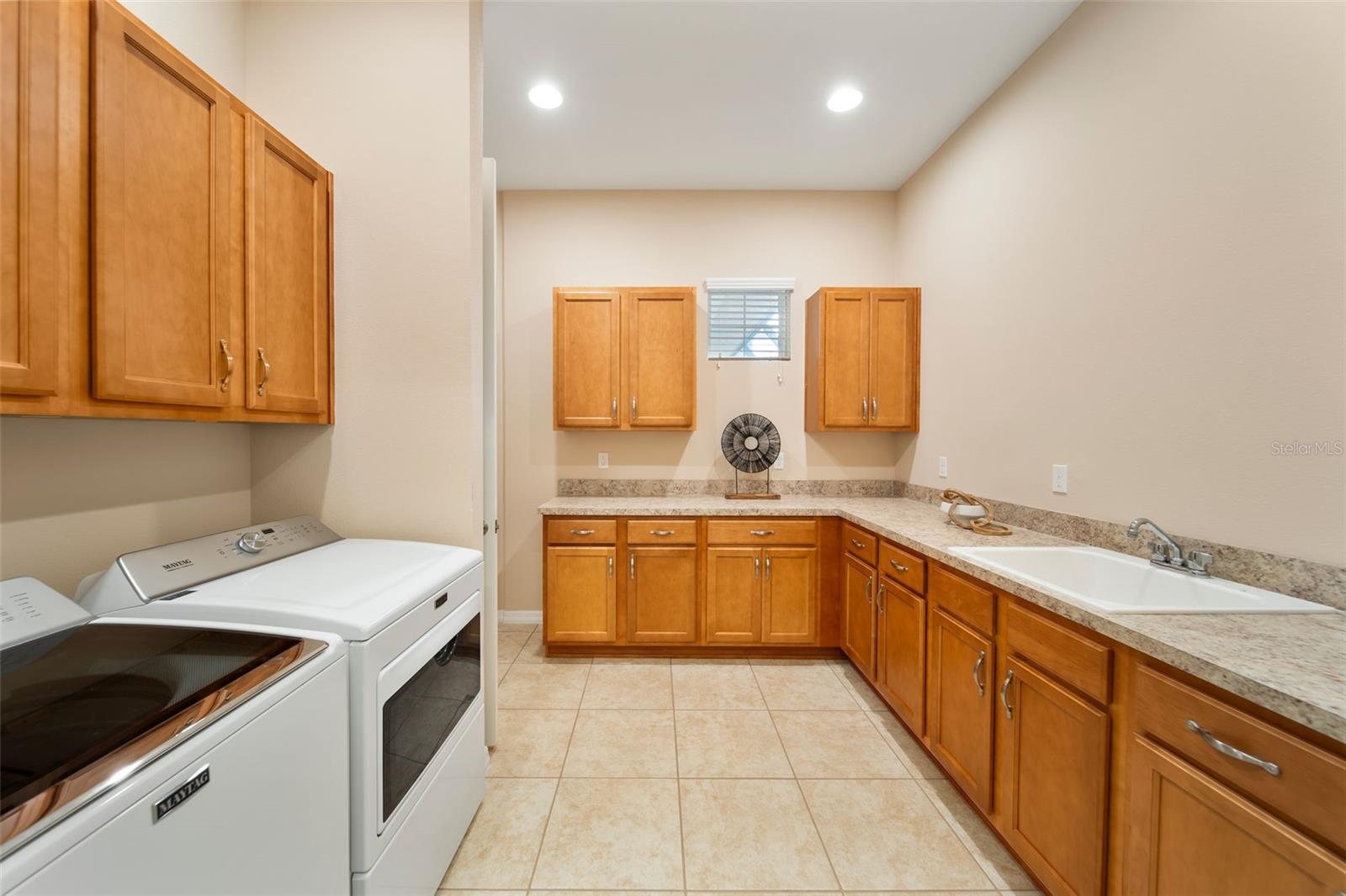 737 Alcove Dr Property Photo 23