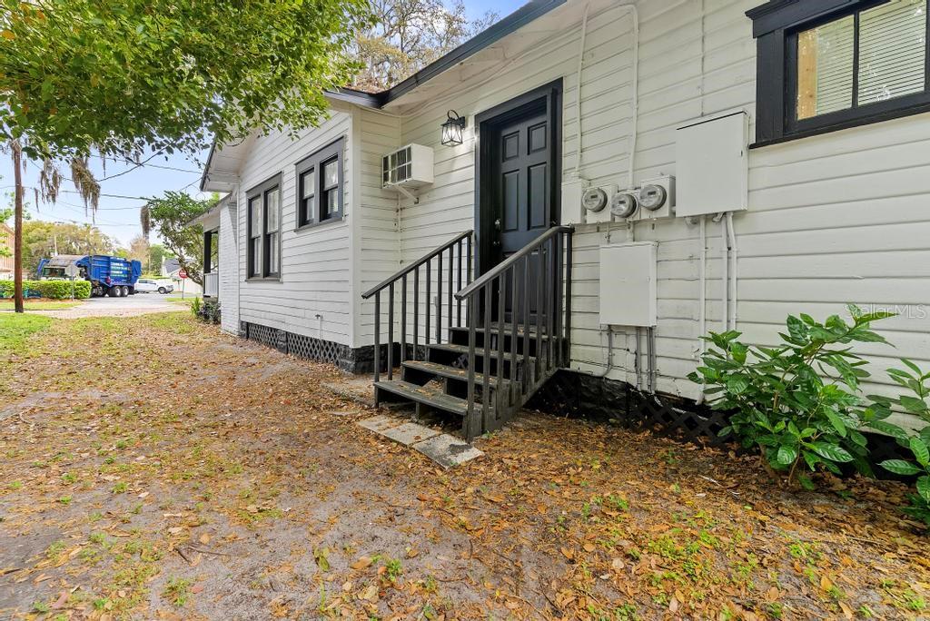 412 E Harwood St #4 Property Photo 3