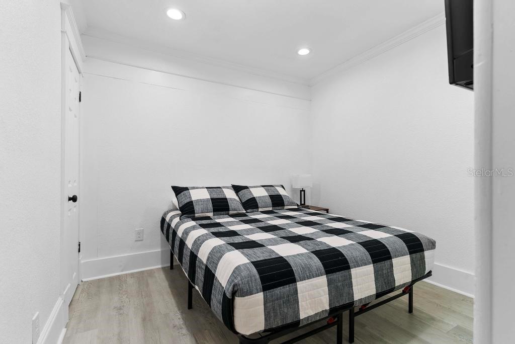 412 E Harwood St #4 Property Photo 11