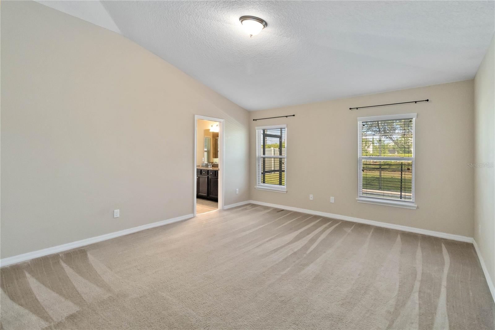 1130 Wycliffe Way Property Photo 11