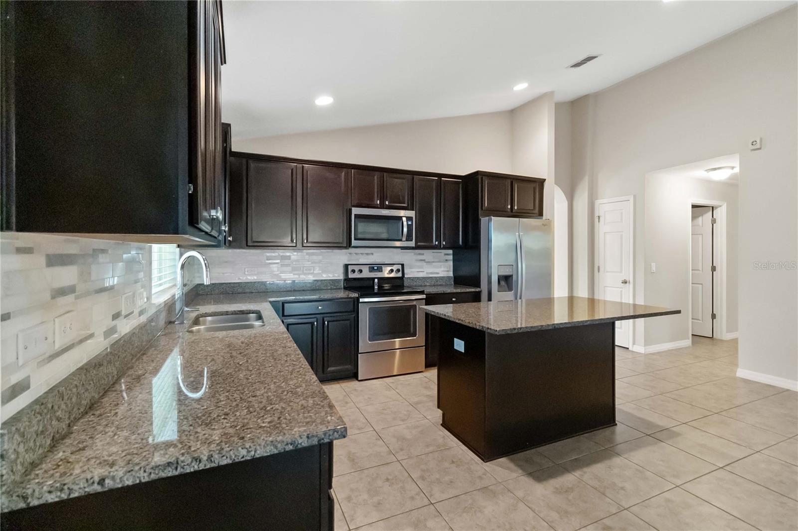 1130 Wycliffe Way Property Photo 17