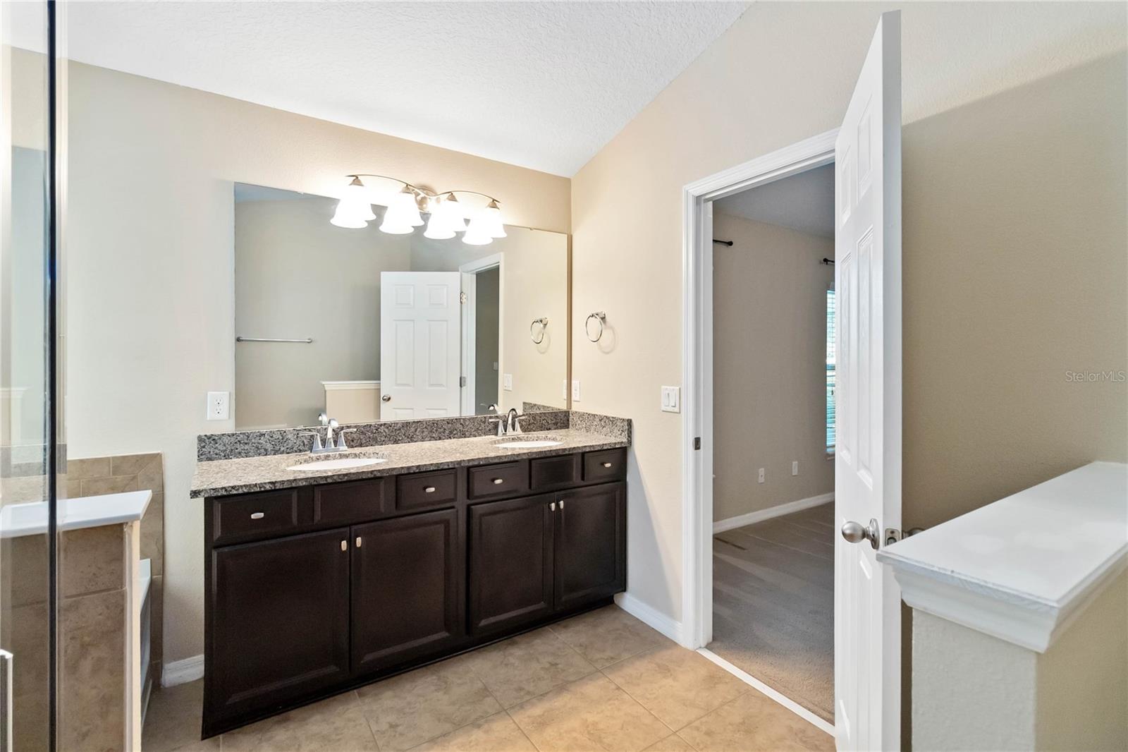 1130 Wycliffe Way Property Photo 19