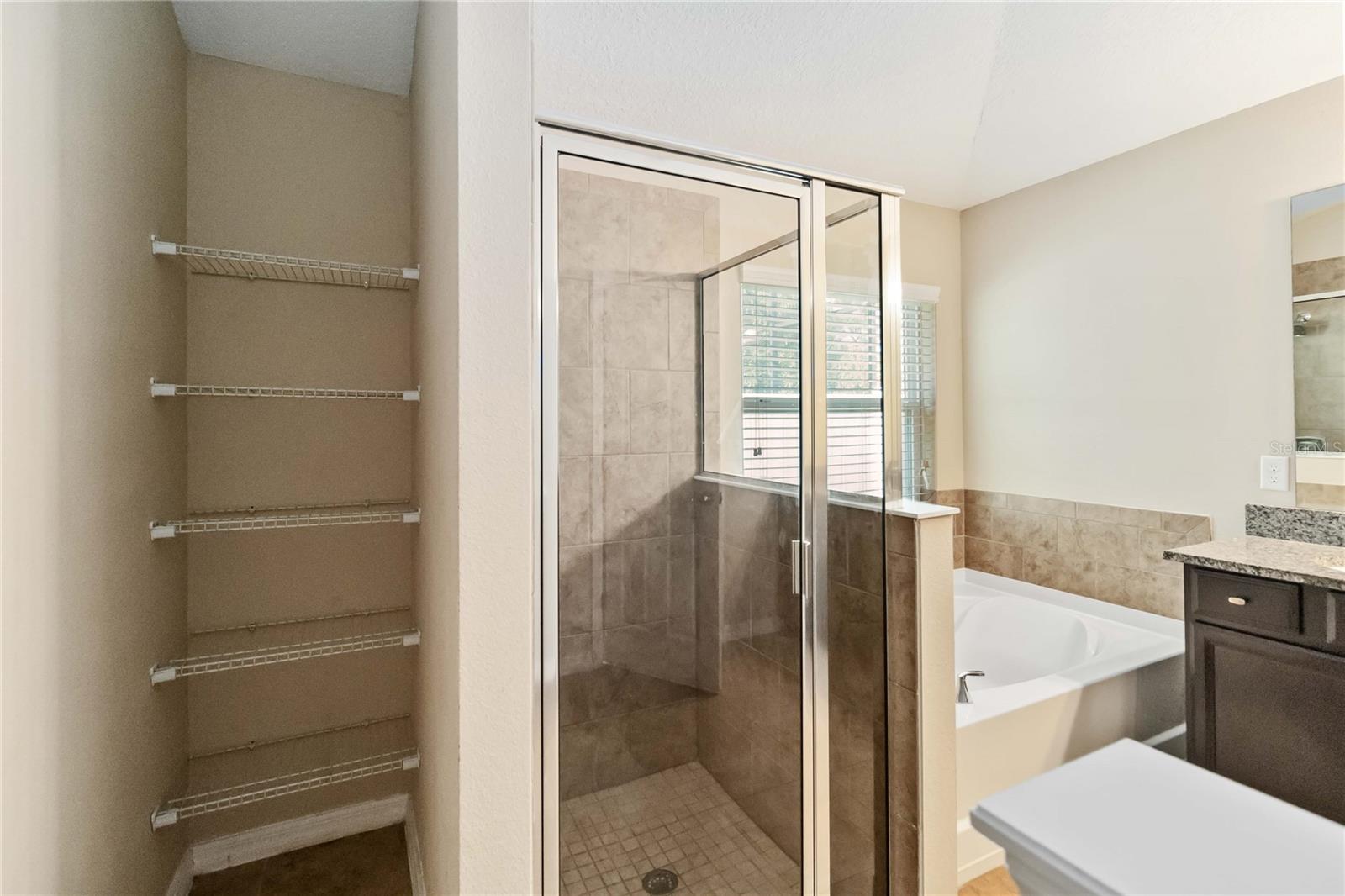1130 Wycliffe Way Property Photo 20
