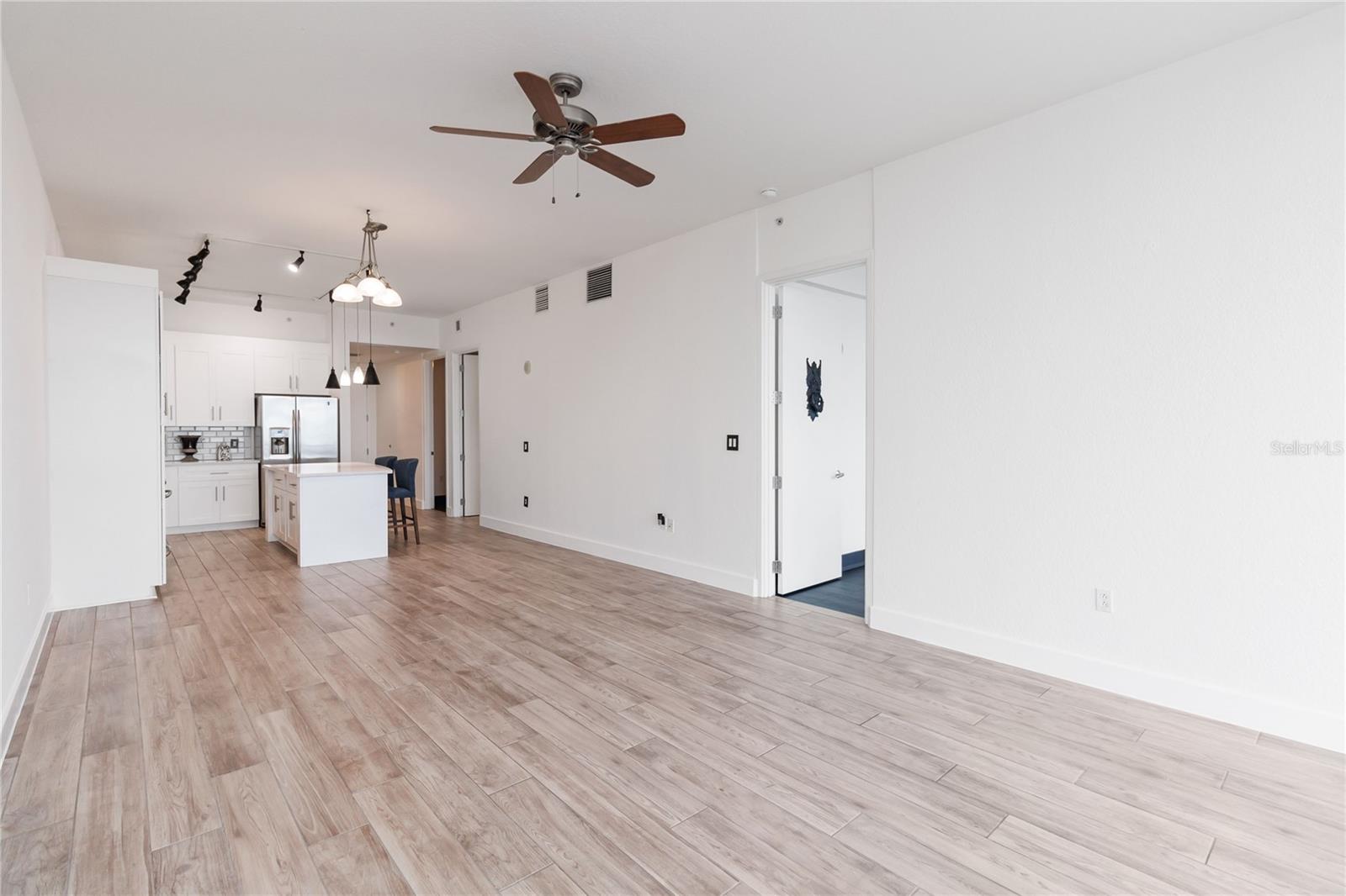 150 E Robinson St #1709 Property Photo 17