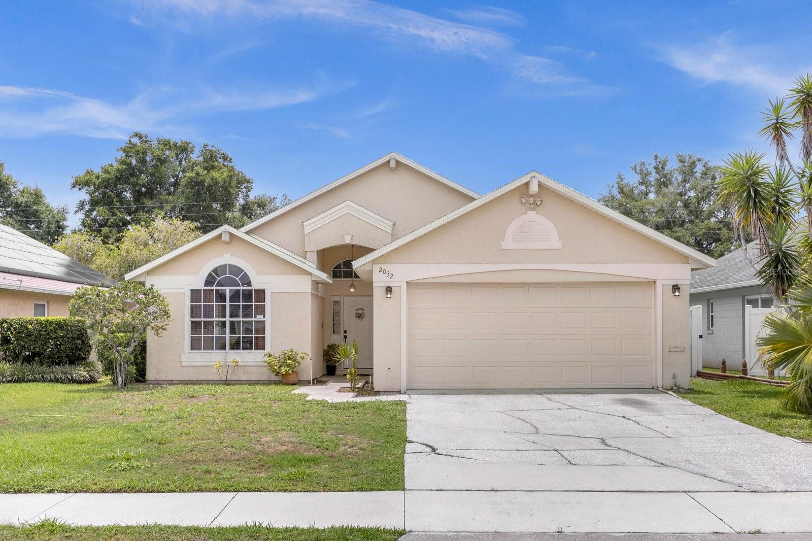 2032 Grasmere Dr Property Photo 4