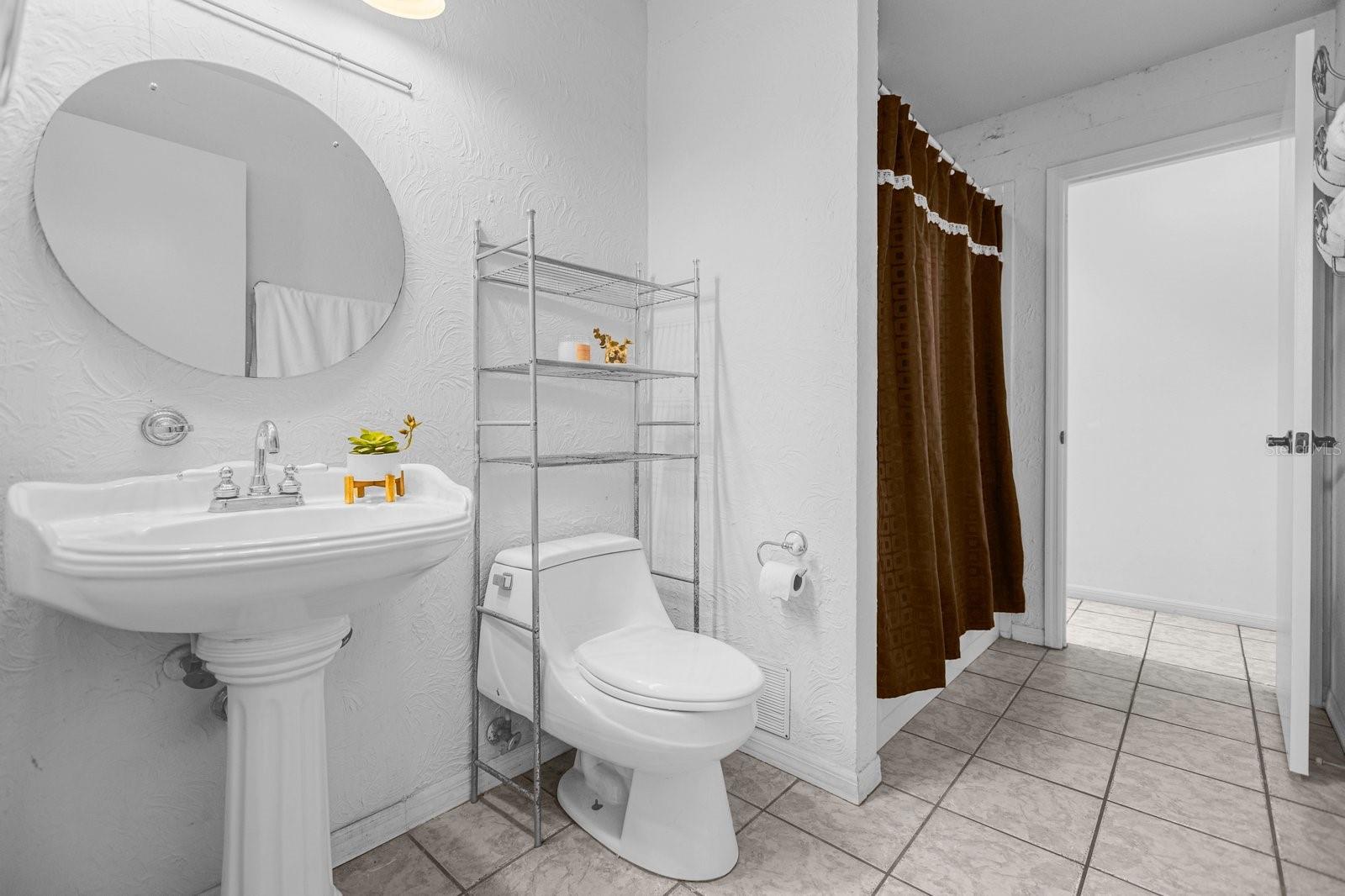 2032 Grasmere Dr Property Photo 29