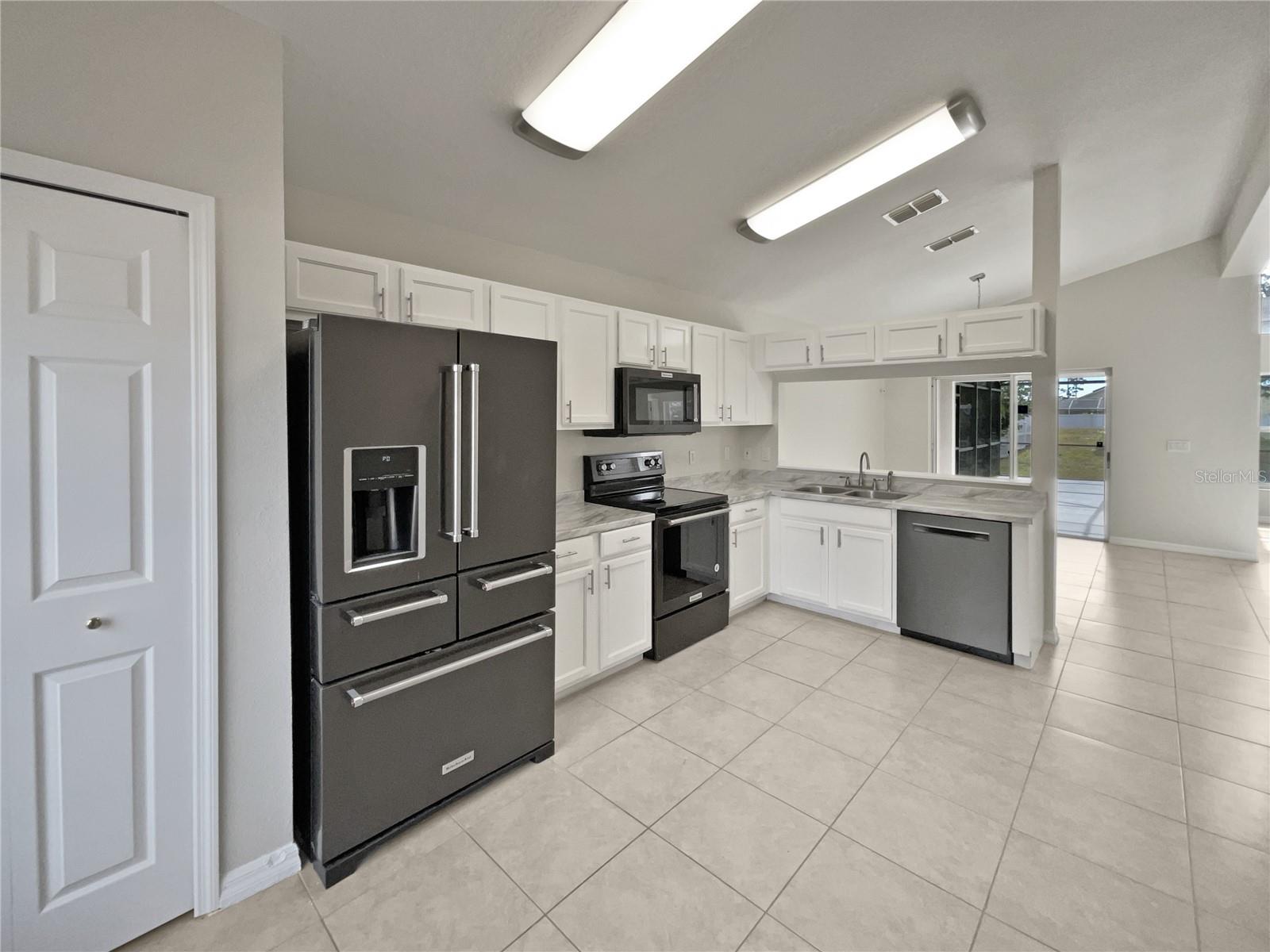 340 Troon Cir Property Photo 6