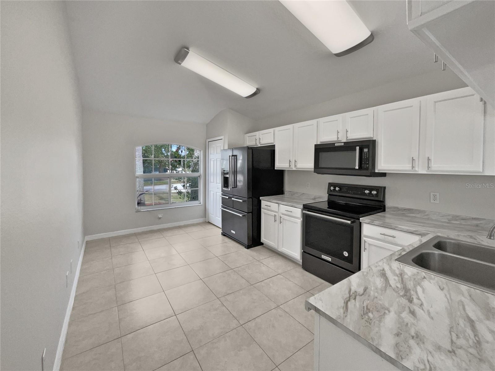 340 Troon Cir Property Photo 12