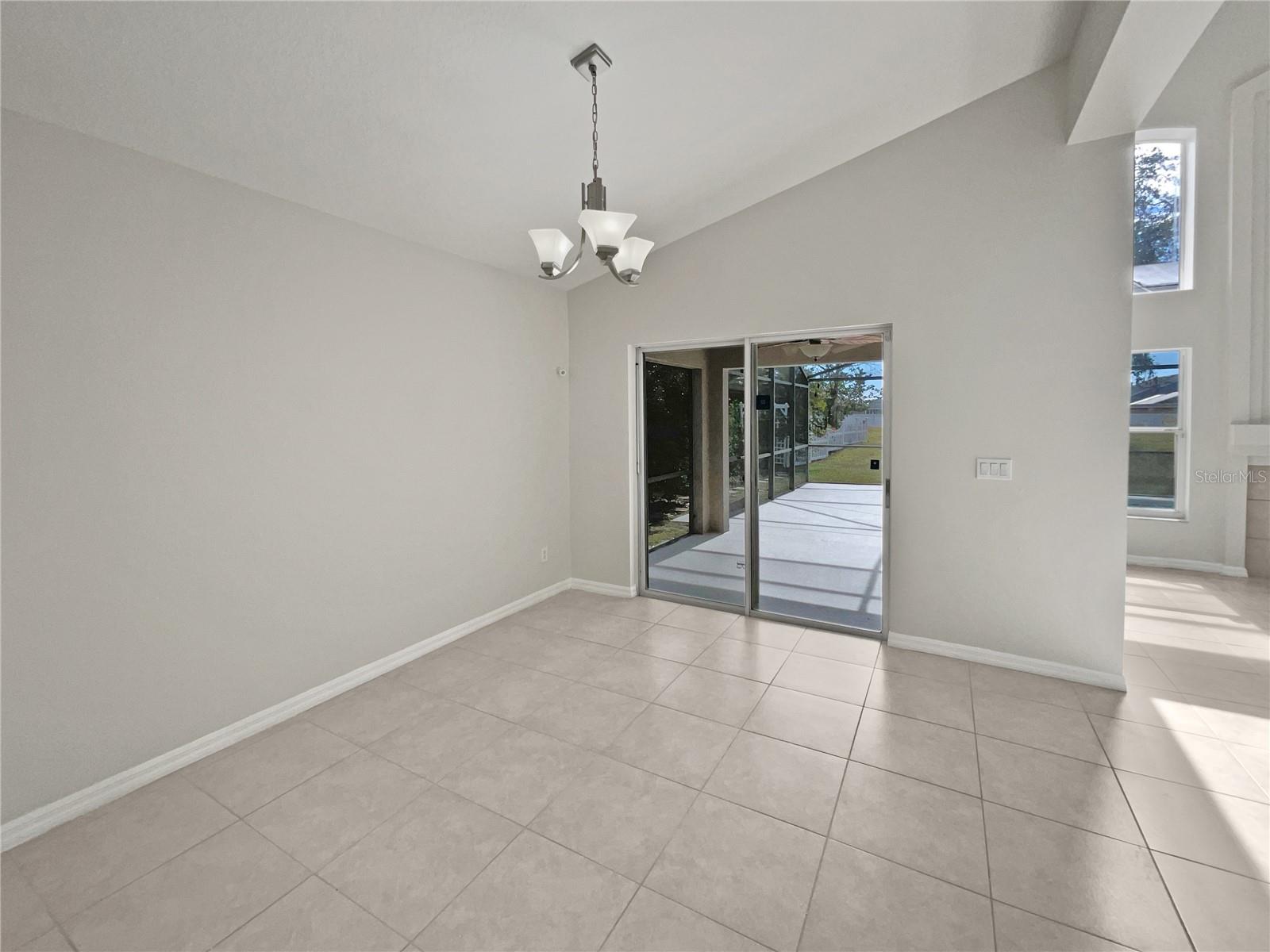 340 Troon Cir Property Photo 13