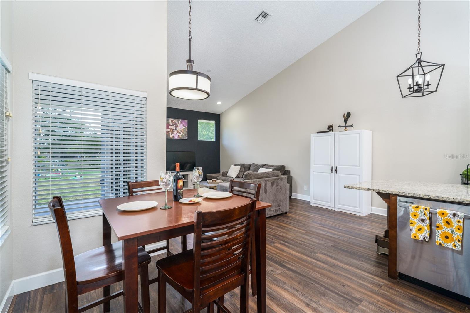 18505 Starry St Property Photo 9