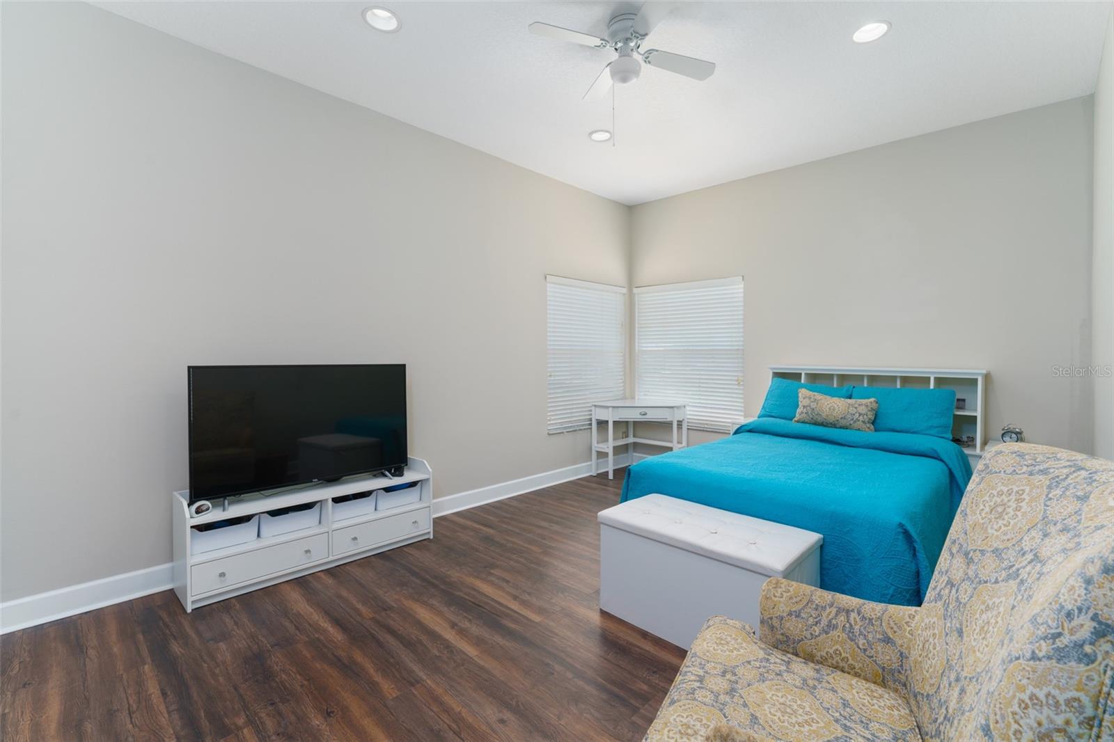 18505 Starry St Property Photo 18