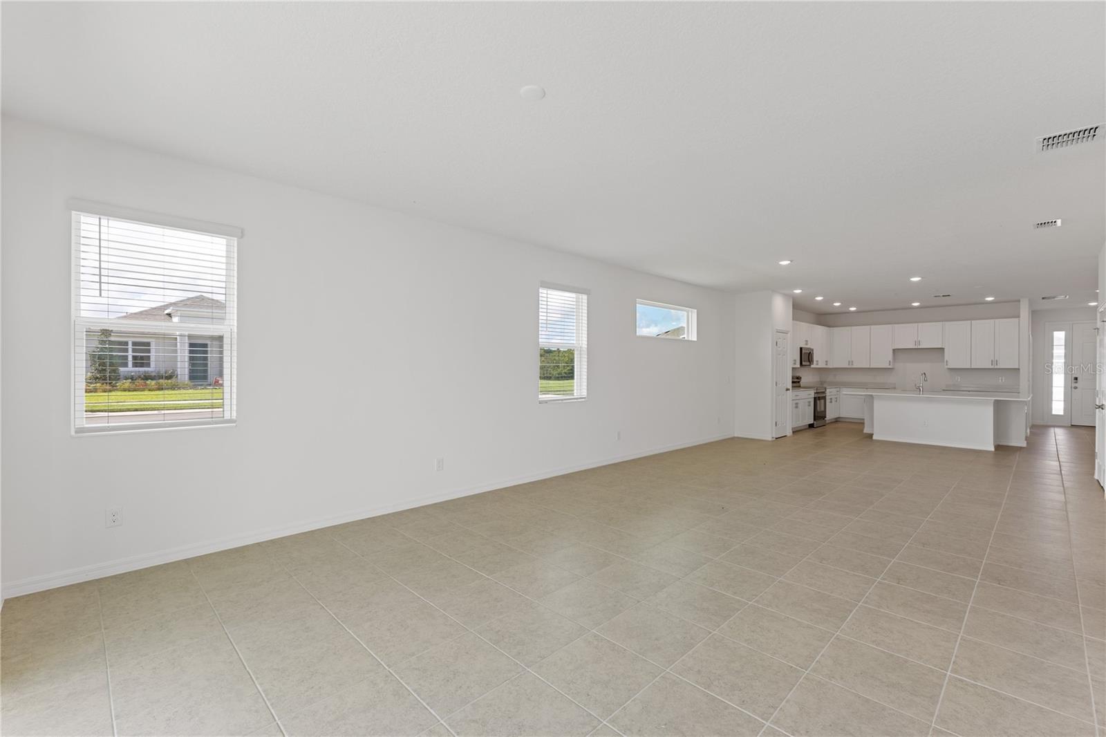 3039 Suraj Cir Property Photo 6