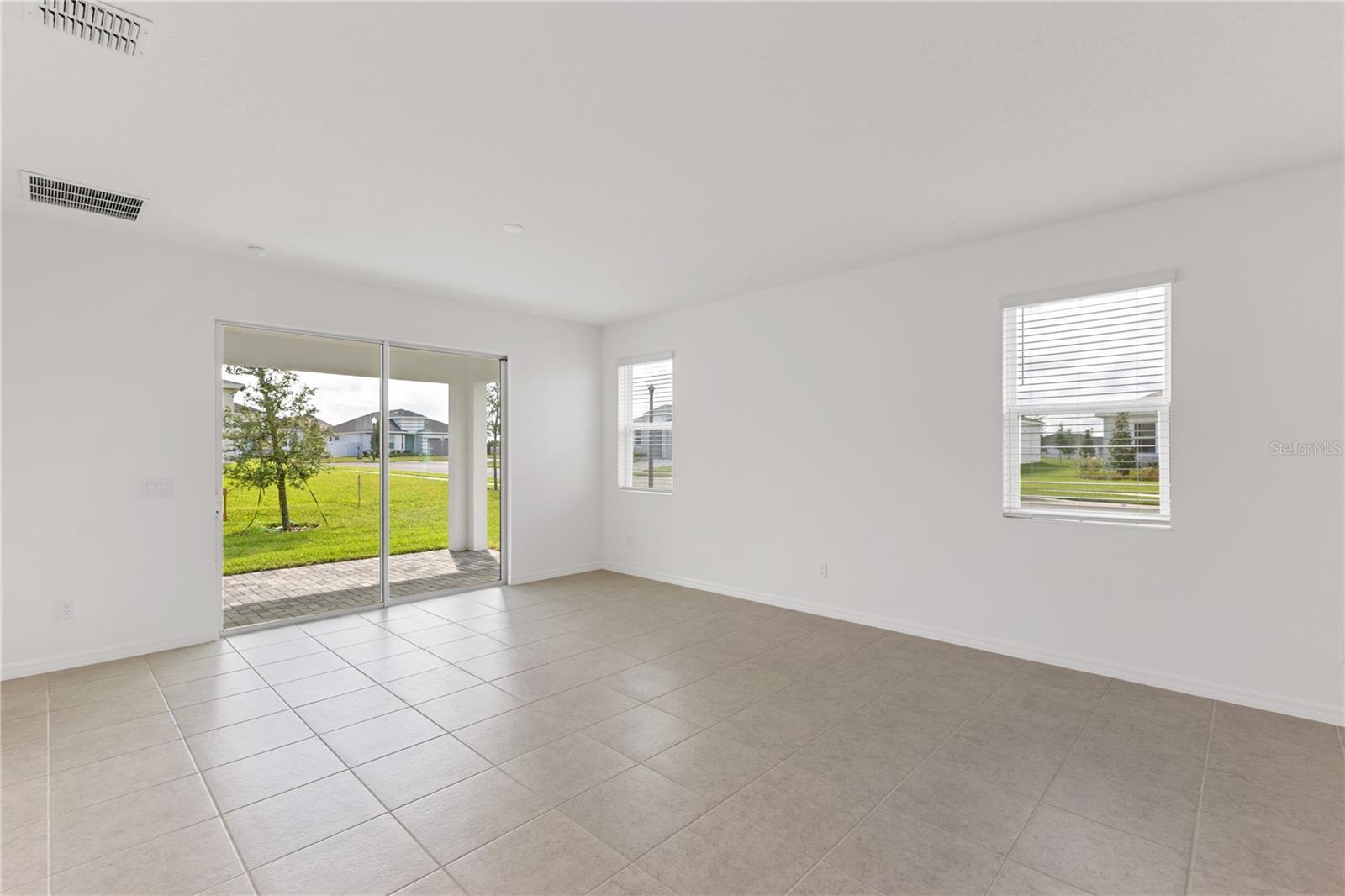 3039 Suraj Cir Property Photo 7
