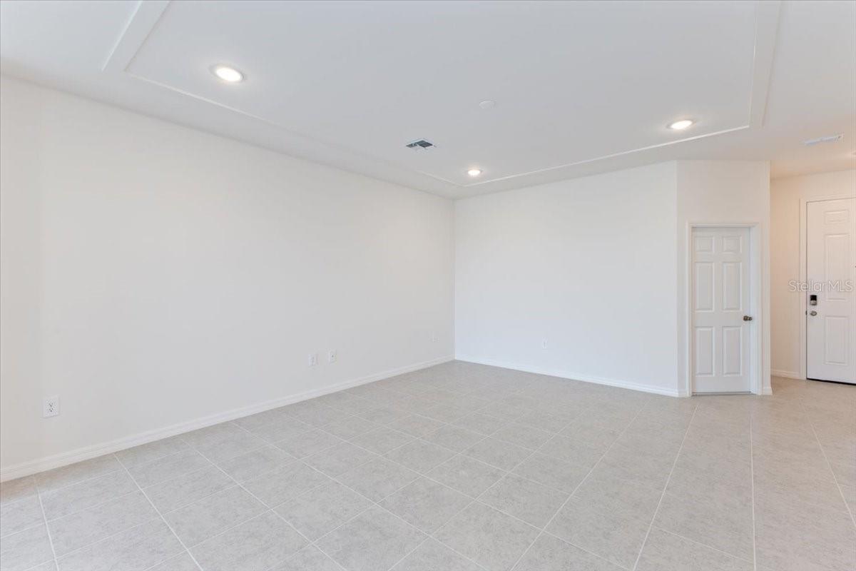 17339 Peregrine Way Property Photo 6