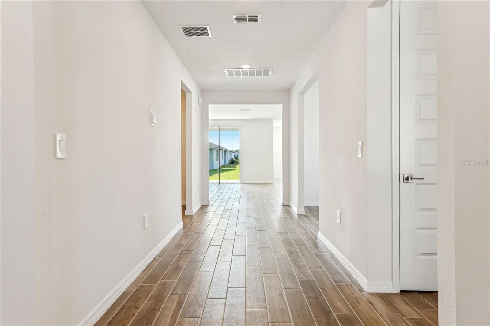 2012 Rosewood Dr Property Photo 18