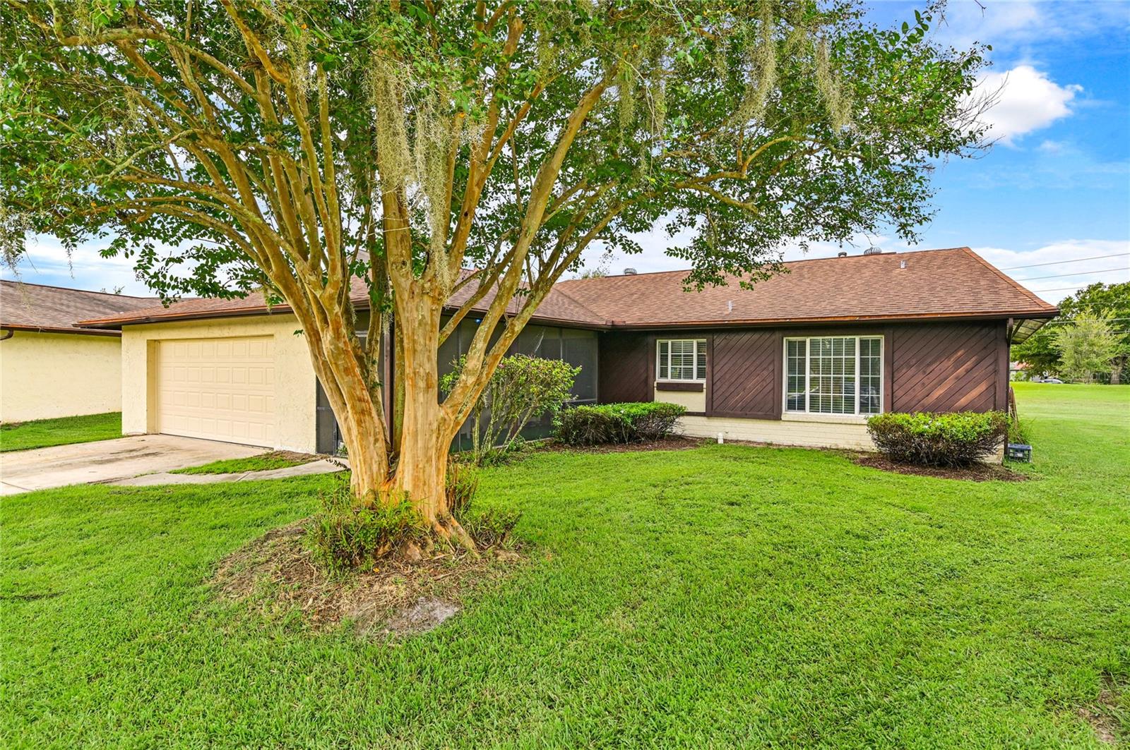 10725 Lazy Lake Dr Property Photo 1