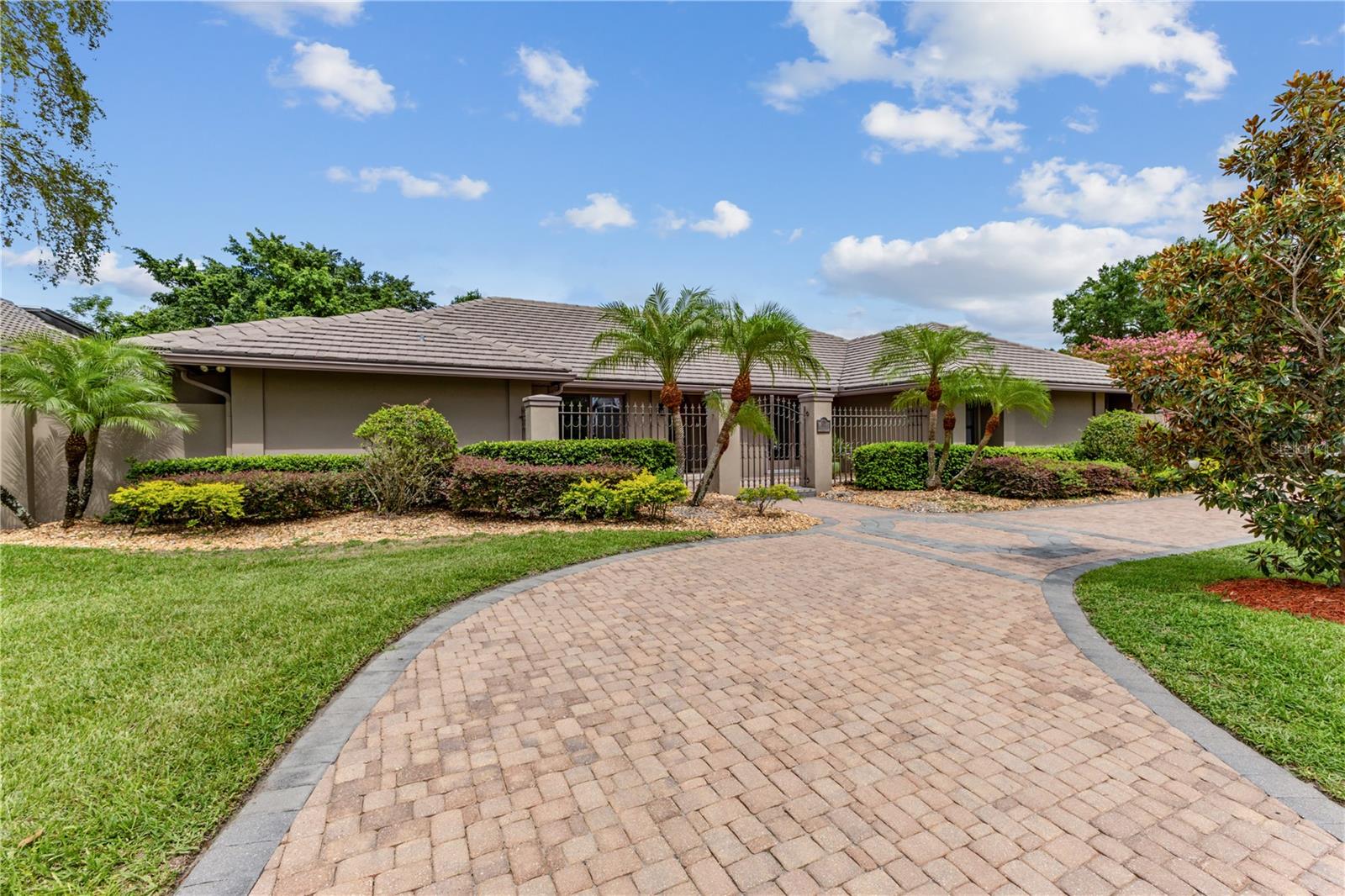 9227 Cypress Cove Dr Property Photo 3
