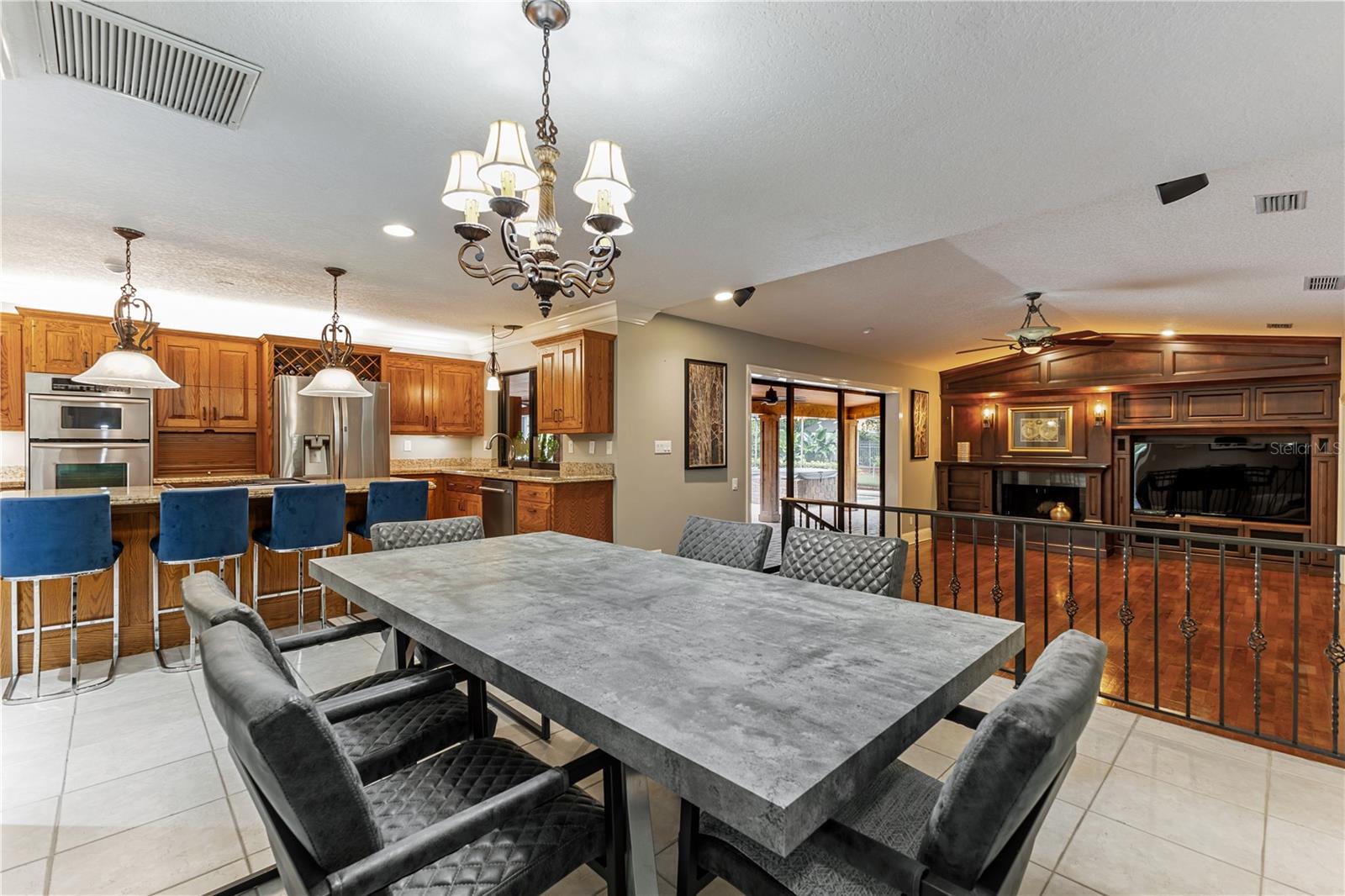 9227 Cypress Cove Dr Property Photo 9