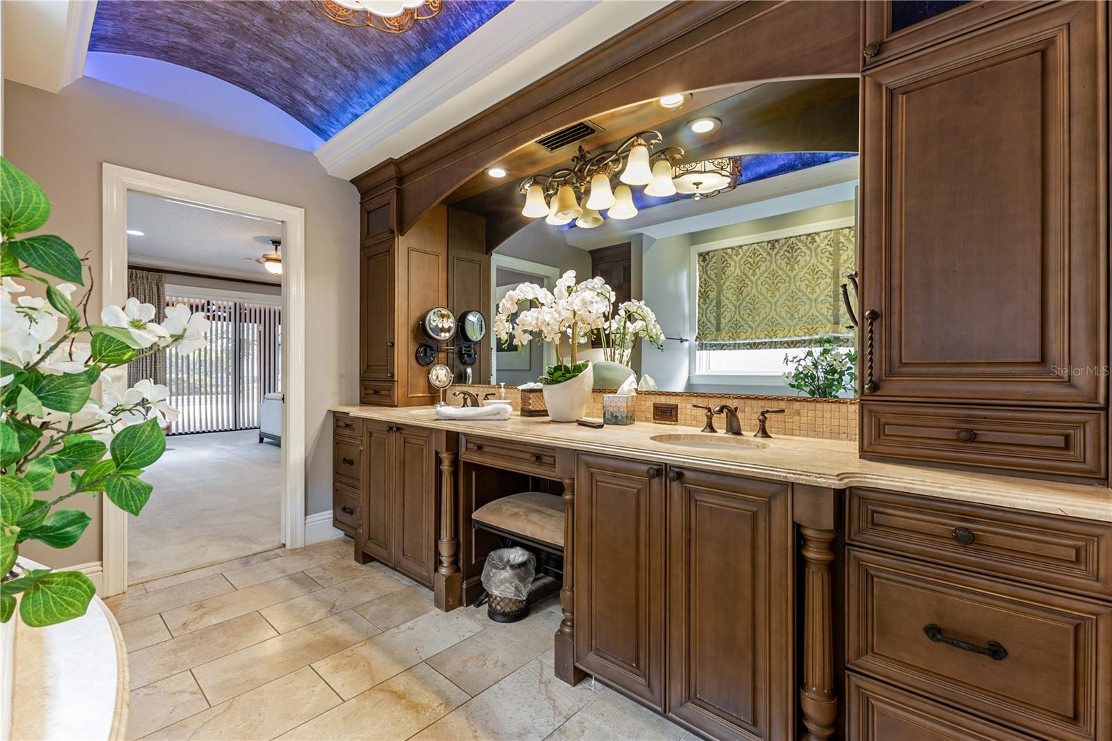 9227 Cypress Cove Dr Property Photo 18