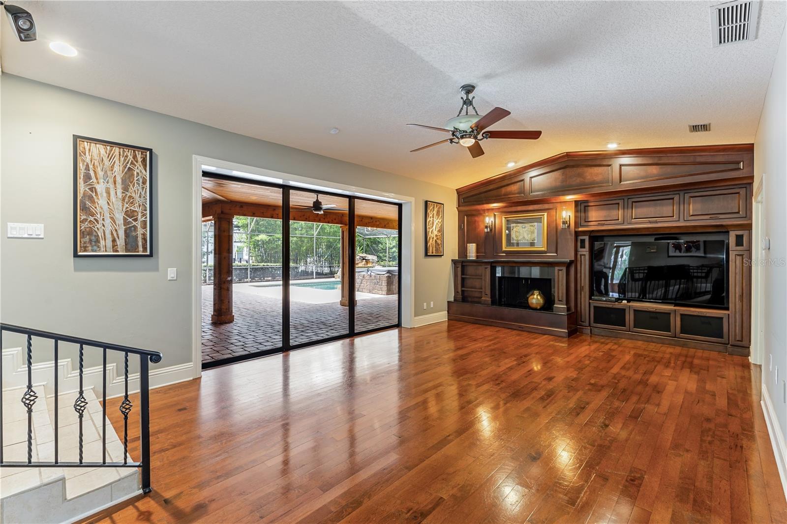 9227 Cypress Cove Dr Property Photo 20
