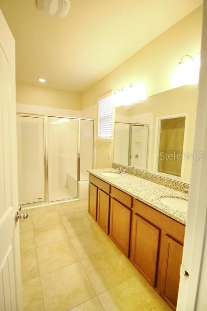 16253 Pebble Bluff Loop Property Photo 4