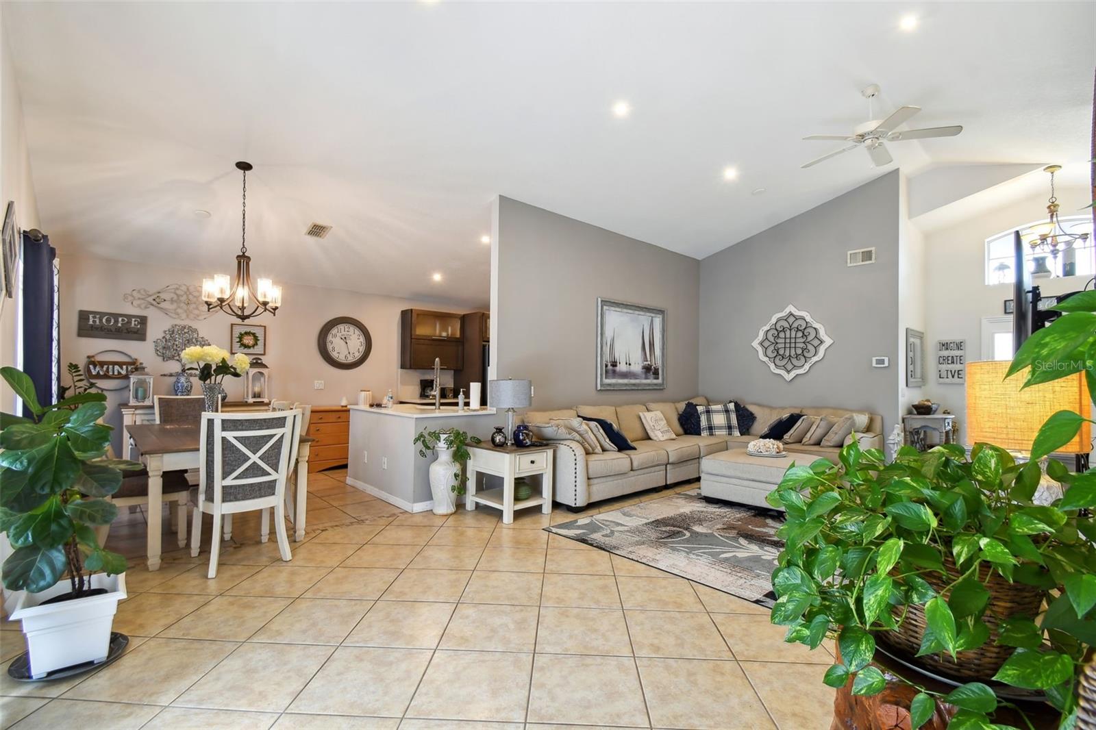 514 Troon Cir Property Photo 6