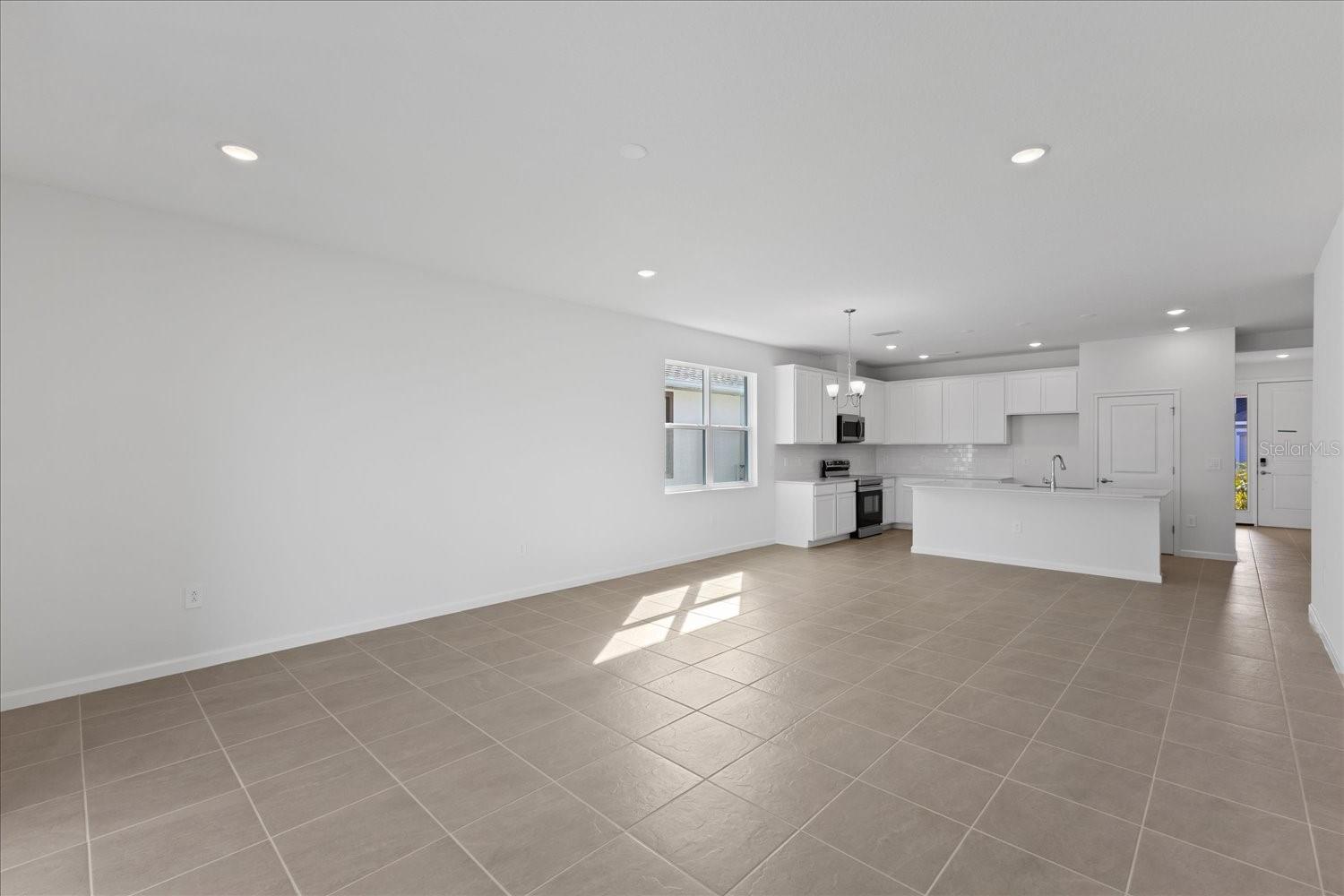 9572 Vibrant Lane Property Photo 2