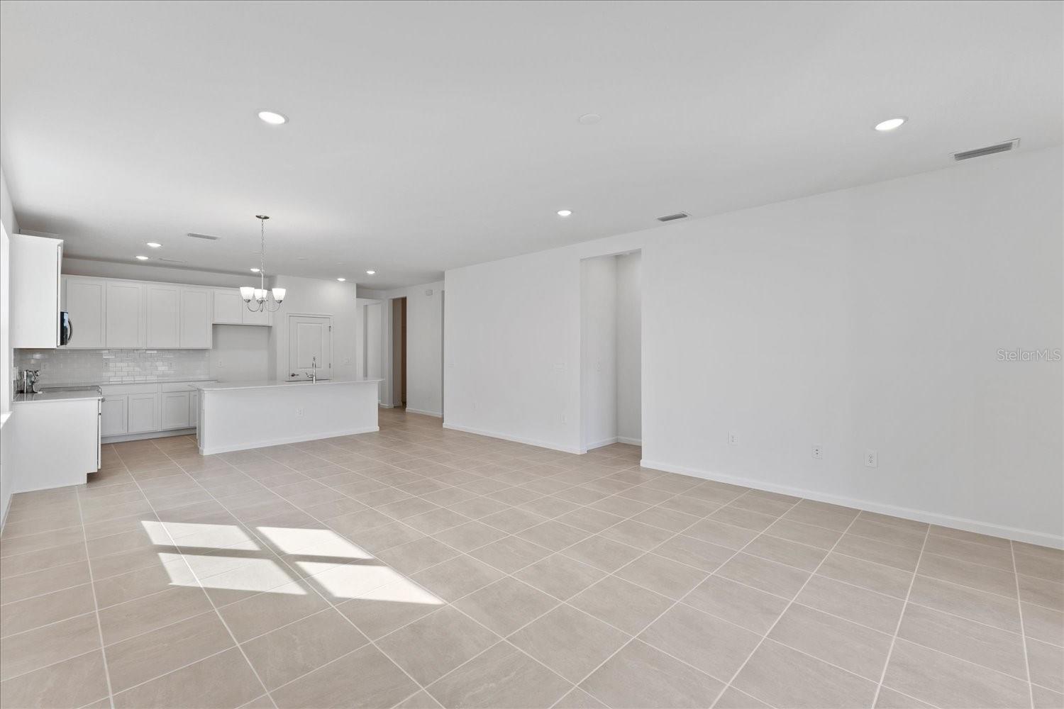9572 Vibrant Lane Property Photo 3