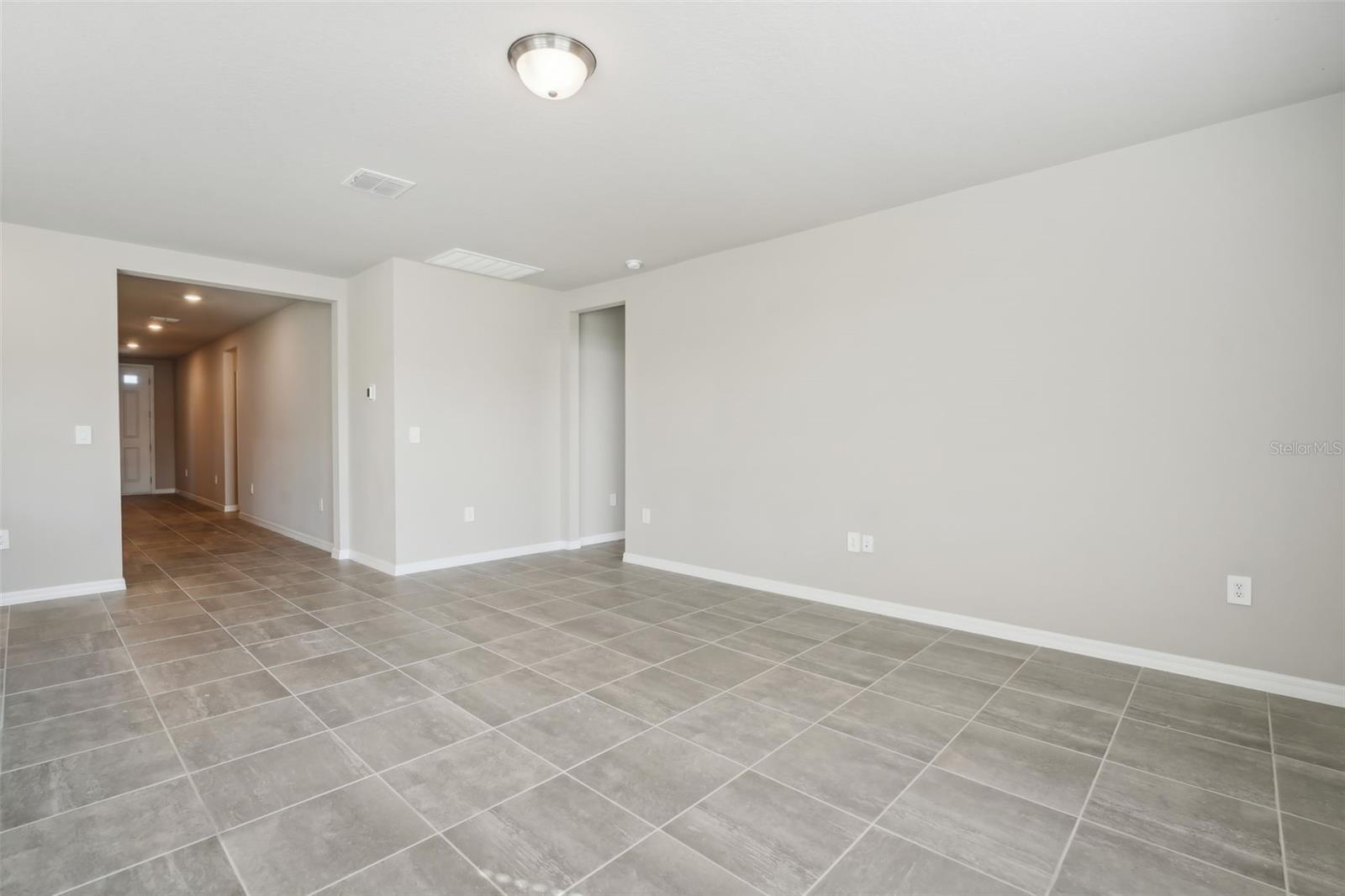 1713 Forest Run Ln Property Photo 6