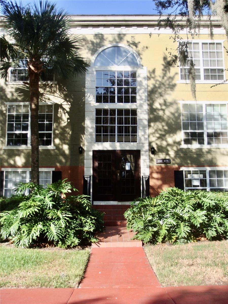 4146 Versailles Dr #4146d Property Photo 1