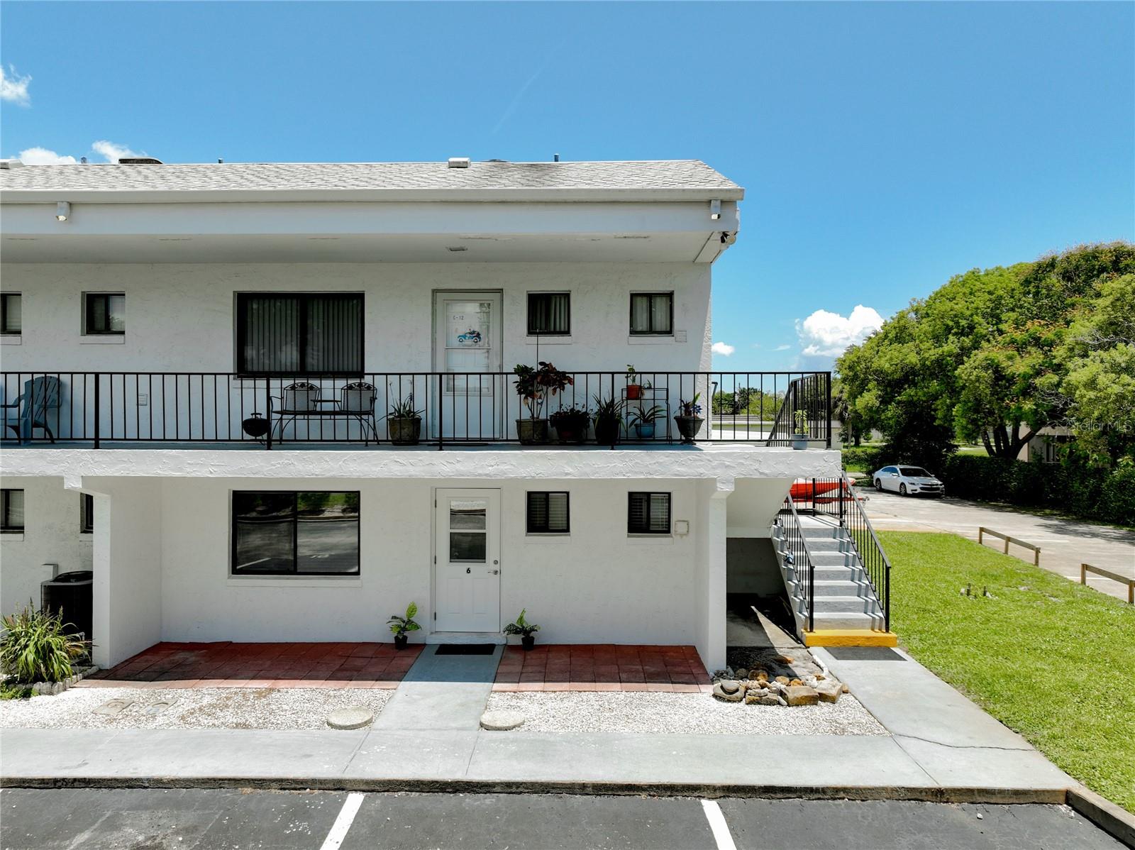 3755 S Hopkins Ave #6c Property Photo 1
